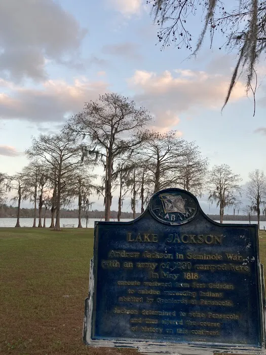 Lake Jackson RV Park 9