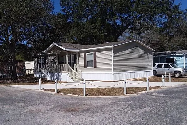 Capri Commons Mobile Home Park 9