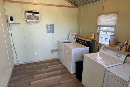 Cedar St RV Park and Apartments
