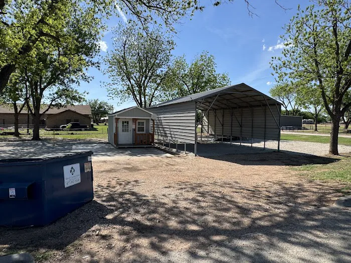 Cedar St RV Park and Apartments 3