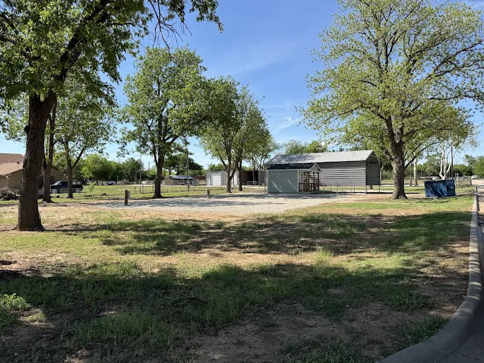 Cedar St RV Park and Apartments 4