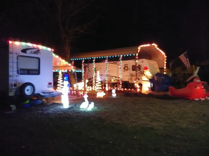 Gantt Lake RV Park and Rentals 6