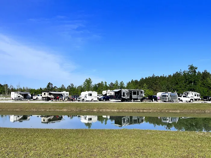 Holmes Creek Camping & RV Resort 10