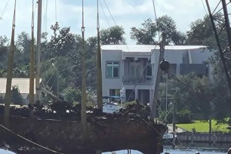 Gulf Oaks RV Park & Smuggler's Cove Marina