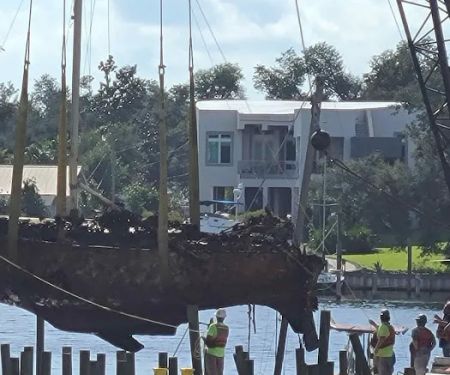 Gulf Oaks RV Park & Smuggler's Cove Marina