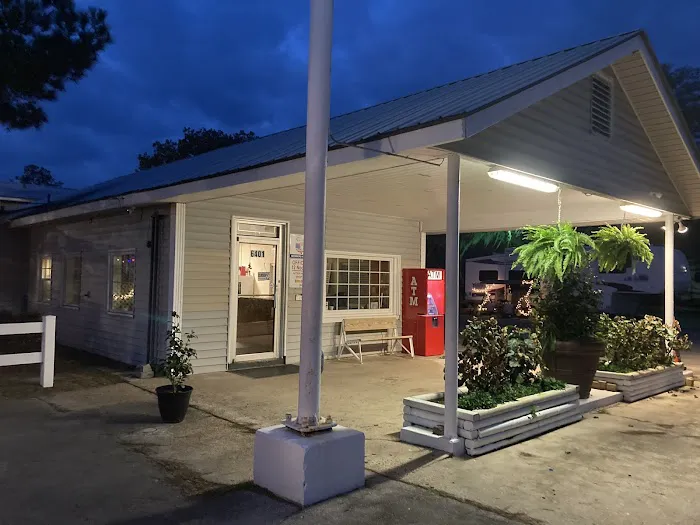 Lakeside Travel RV Park 10