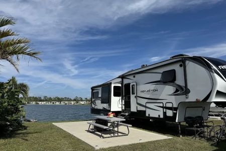 Water's Edge RV Park