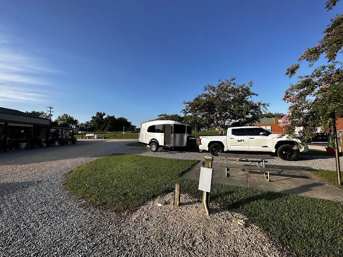 Montgomery South RV Park & Cabins 8