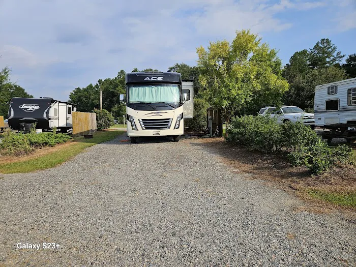 Cain's Creekside RV Park 8
