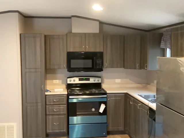 Pleasant Hill Mobile Home Community 8