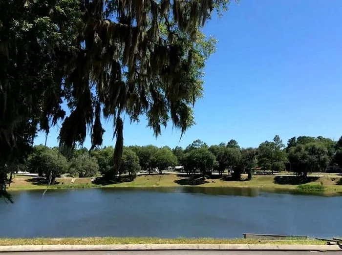 Lake Park RV & Campground 9