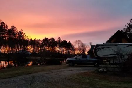 Sunset Pines RV Living