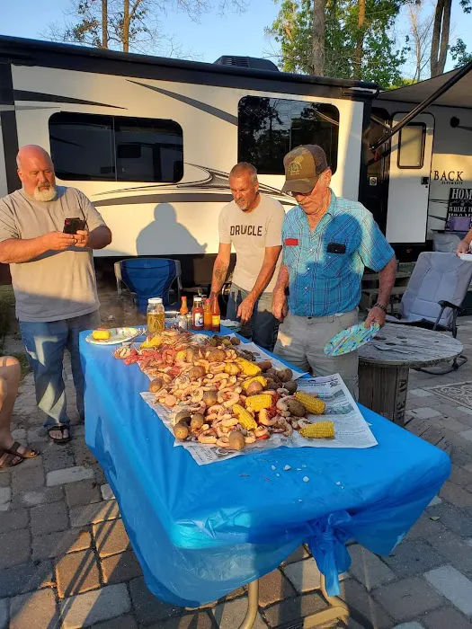 Ellie Ray's RV Resort 5