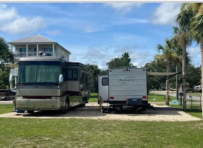 Sweet Paradise RV & Slips 2
