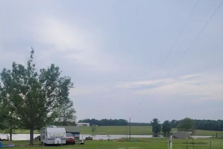 Piney Woods Lake Campground