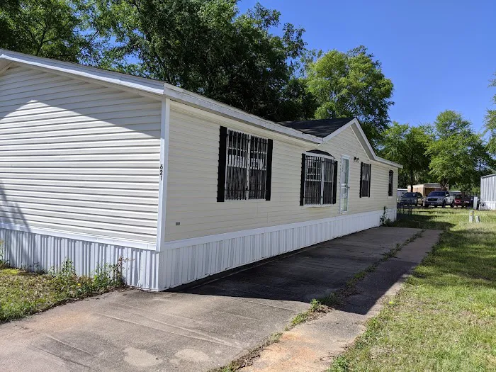 Laurel Manor Mobile Home Community 2