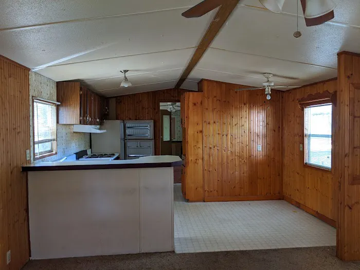 Laurel Manor Mobile Home Community 7