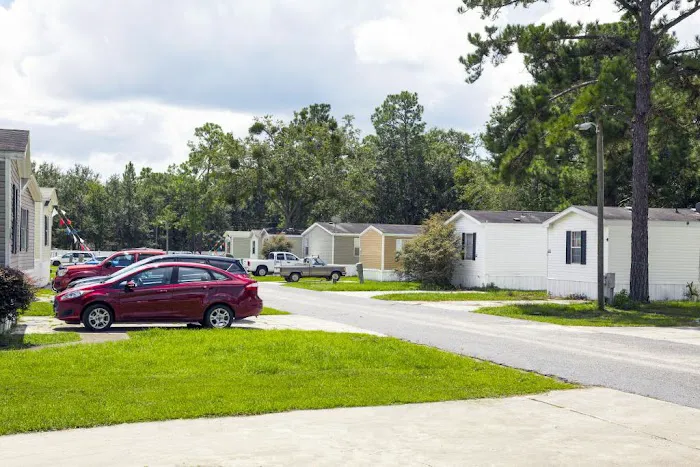 Deerpointe Manufactured Home Community 8