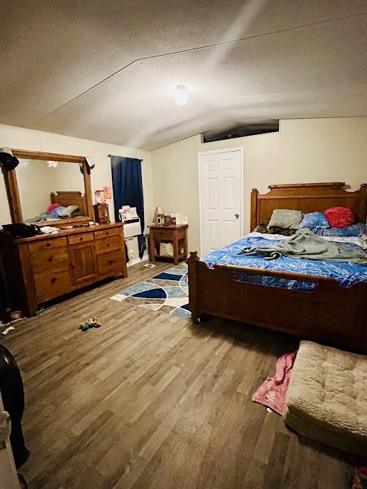 Silver Lake Oaks Mobile Home Community 9