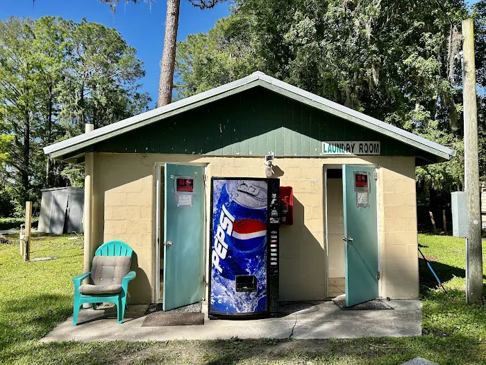 Inglis Lakeside RV Park 8