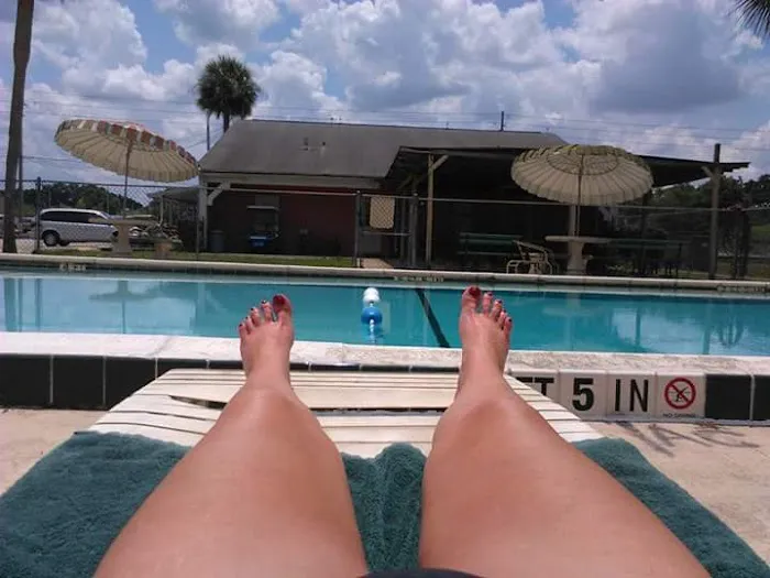 HOLIDAY TRAV-L- PARK 8