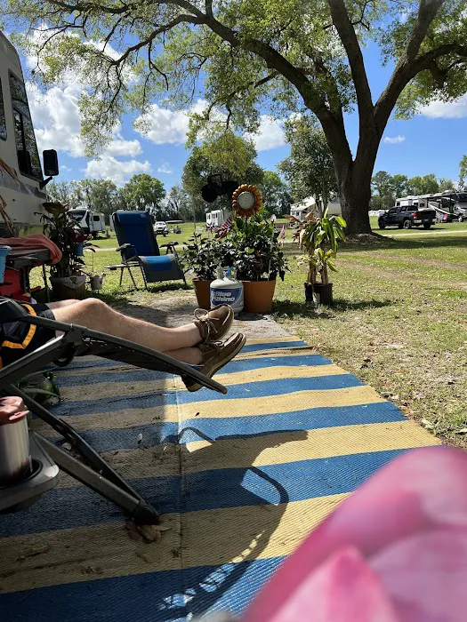 Wandering Oaks RV Park 6