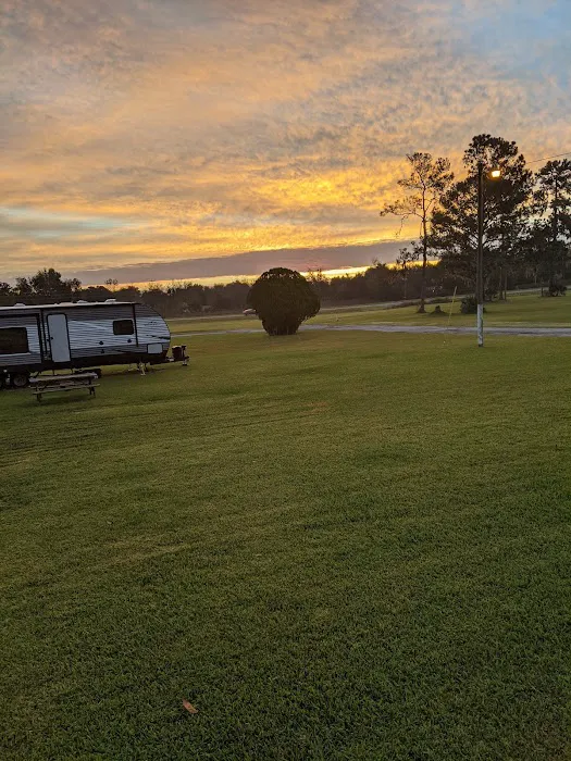 Wandering Oaks RV Park 9