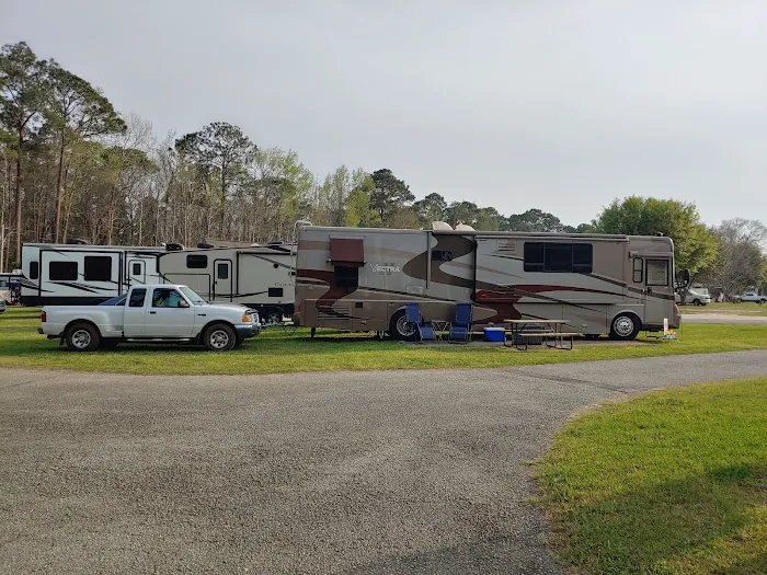 Parkwood Rv Park & Cottages 1
