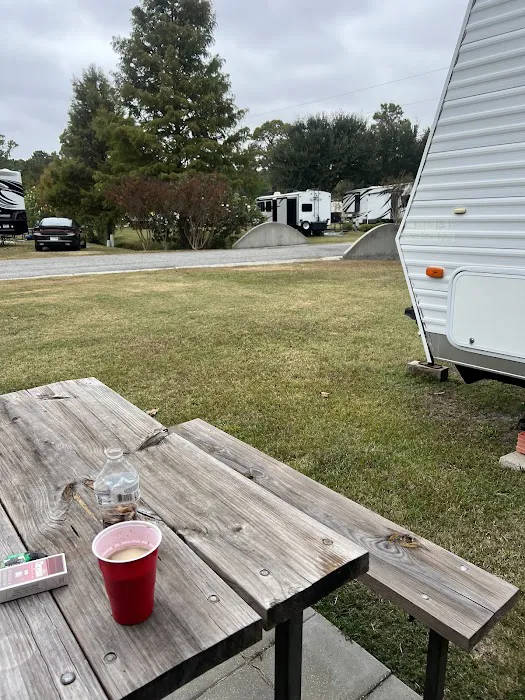 Parkwood Rv Park & Cottages 9