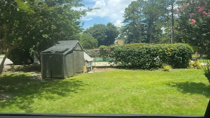Parkwood Rv Park & Cottages 10