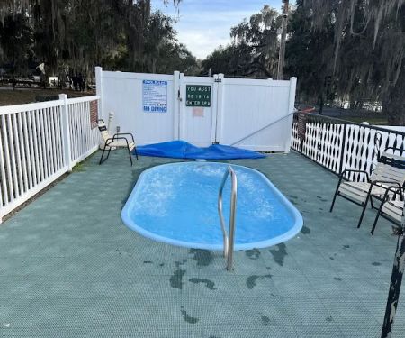 Lake Kerr Rentals at Salt Springs Resort