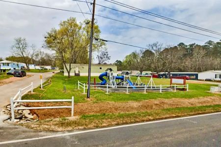 A & B Mobile Home Park | Griffin, GA