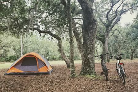 The Lodge at Hartley Oaks Campground