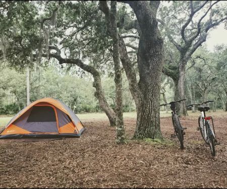 The Lodge at Hartley Oaks Campground