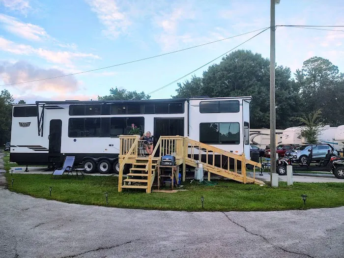 Horne Lake RV Resort 3