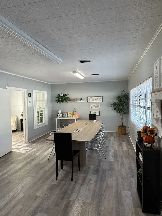 Live Oaks Mobile-Home Park 5
