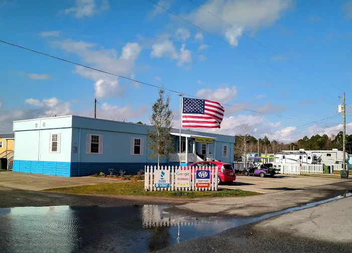 Happy Acres / Happy Campers / Happy Inn & Suites 3