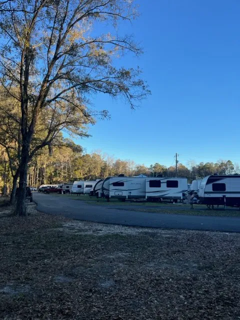 Huck's RV Park & Pub 10