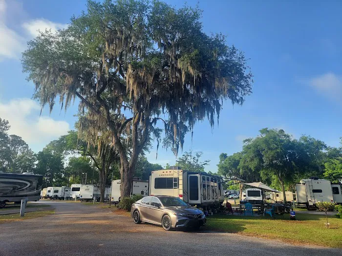 Inland Harbor RV Park 9