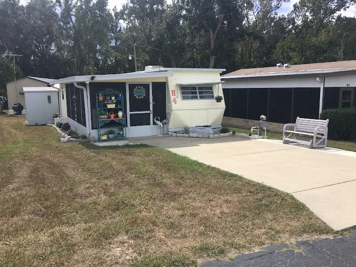 Midway Manor RV Park(55+) 6