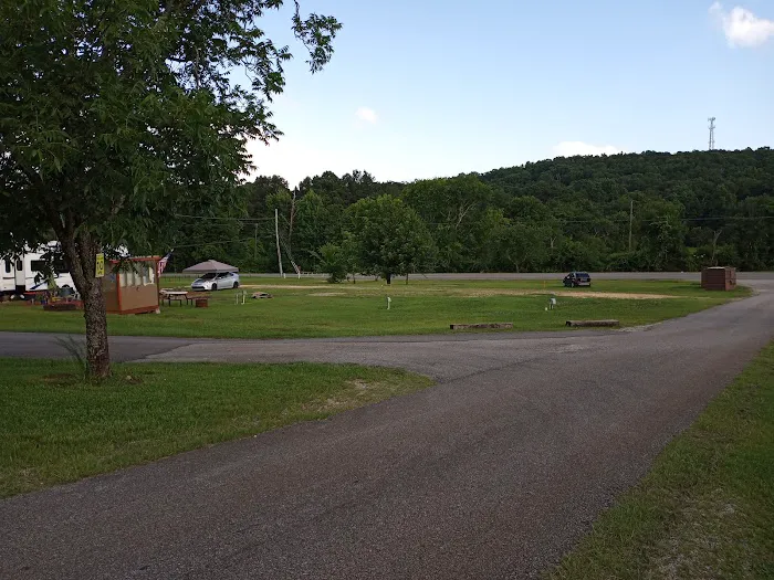 Country Court RV Park and Motel 7