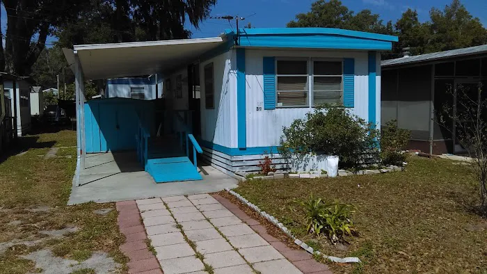 Bushnell Trailer Court 1