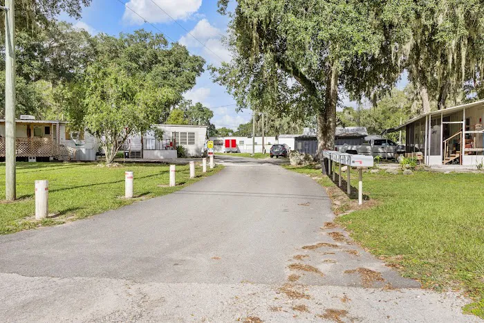 Tall Oaks Village Mobile Home Park & RV Park 4