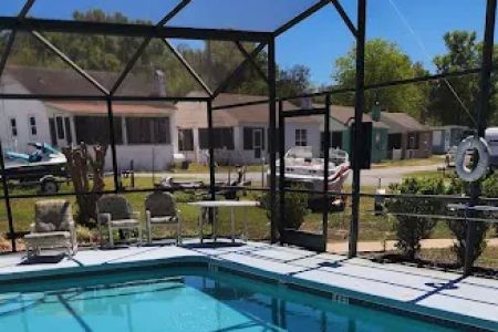 Lake Harris Lodge