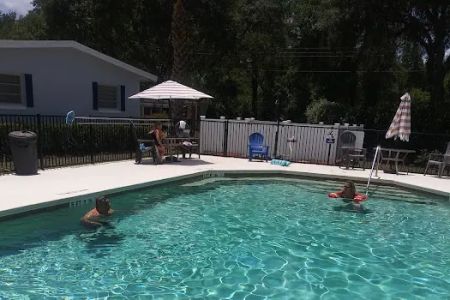Land O' Lakes Mobile Home Community
