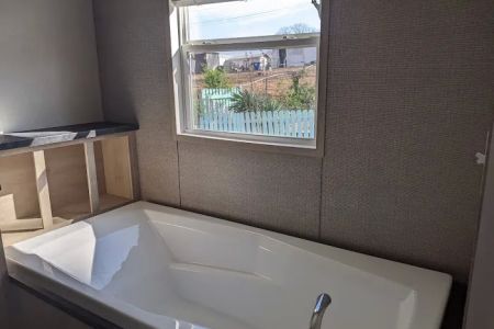 Hill Crest Plaza Mobile Home Community