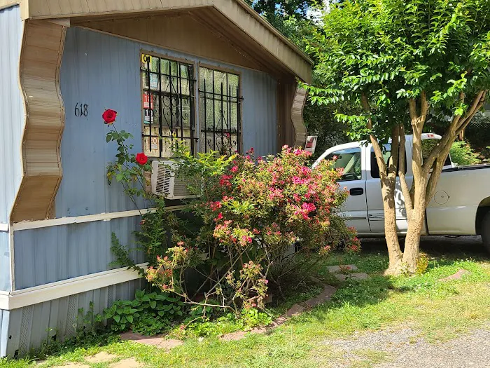 Hill Crest Plaza Mobile Home Community 6