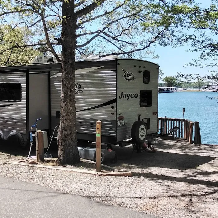 Hartwell Lakeside KOA Holiday 8