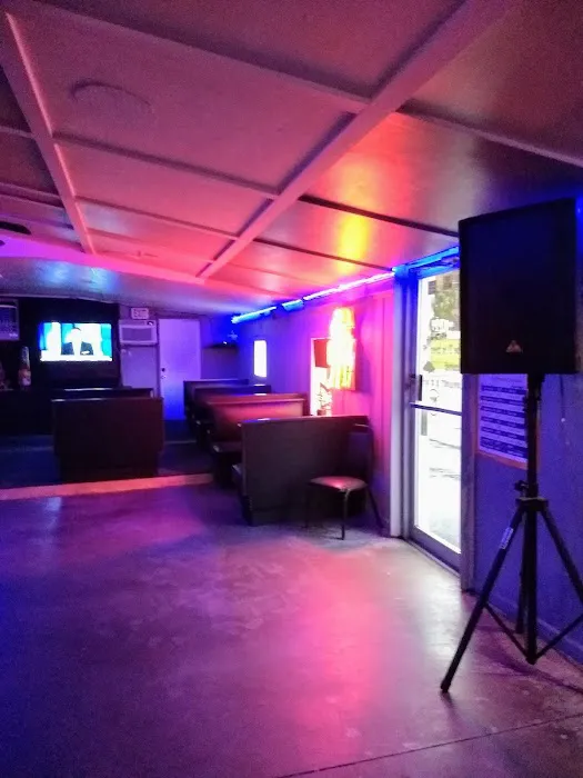 Lake View Camping & Game Room (Bar) 4