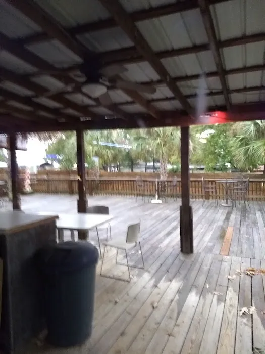 Lake View Camping & Game Room (Bar) 5